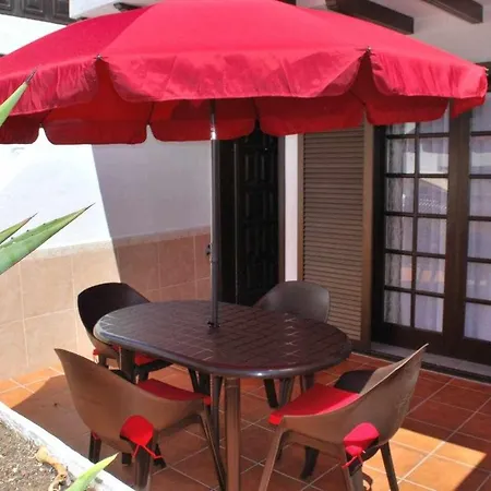 Con Terraza Y Piscina C